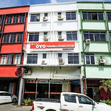 Oyo 44034 Furama Lodging House Kuching Exterior photo