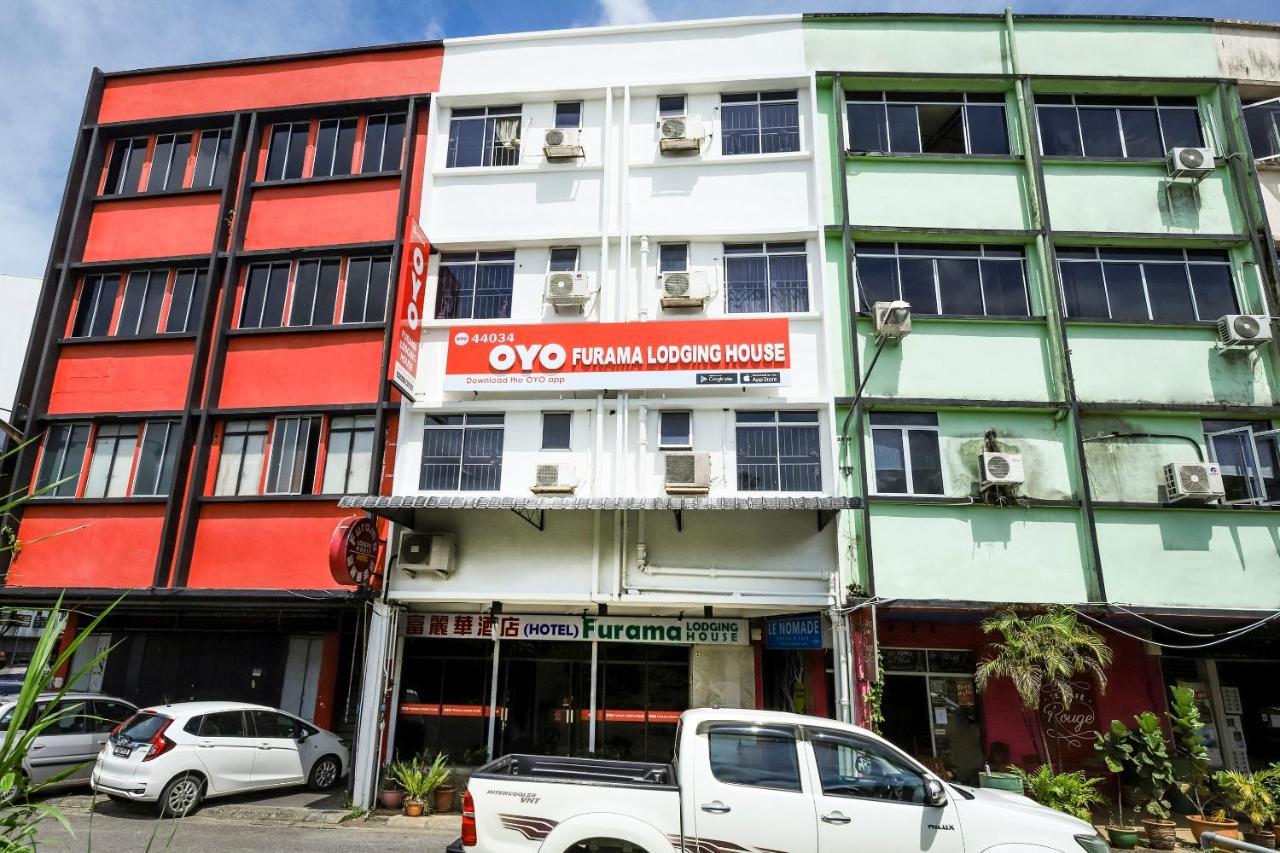 Oyo 44034 Furama Lodging House Kuching Exterior photo