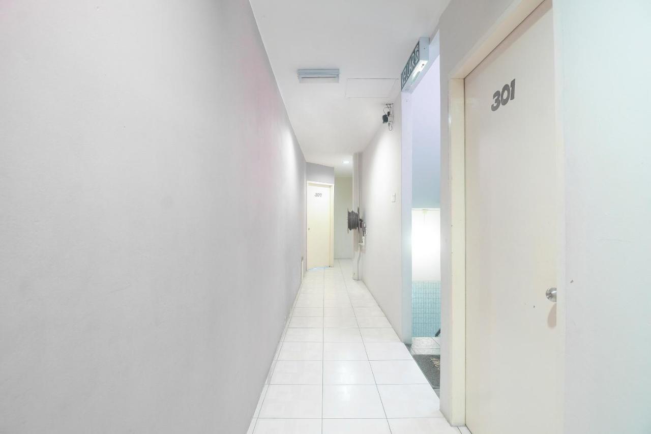 Oyo 44034 Furama Lodging House Kuching Exterior photo