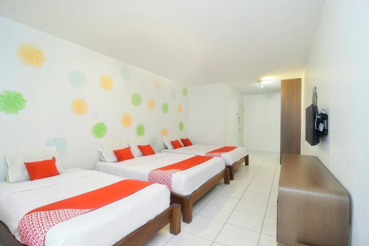 Oyo 44034 Furama Lodging House Kuching Exterior photo