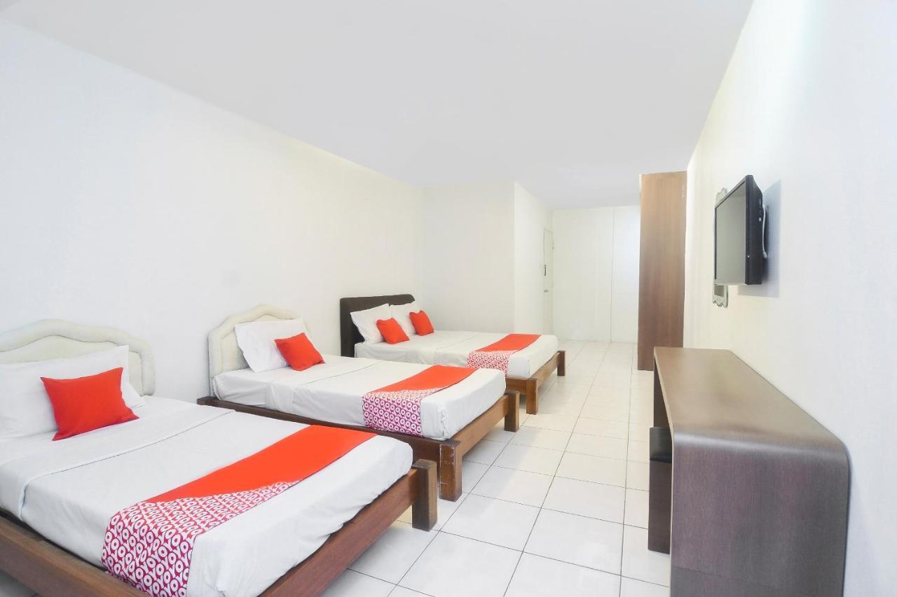 Oyo 44034 Furama Lodging House Kuching Exterior photo