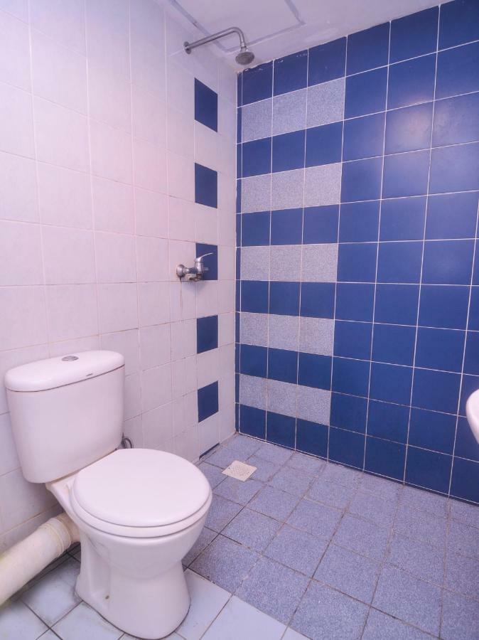 Oyo 44034 Furama Lodging House Kuching Exterior photo