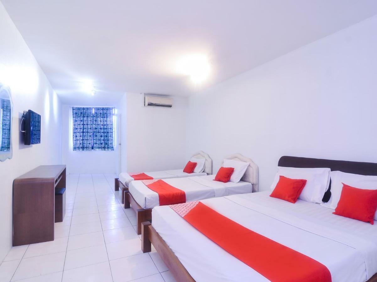 Oyo 44034 Furama Lodging House Kuching Exterior photo