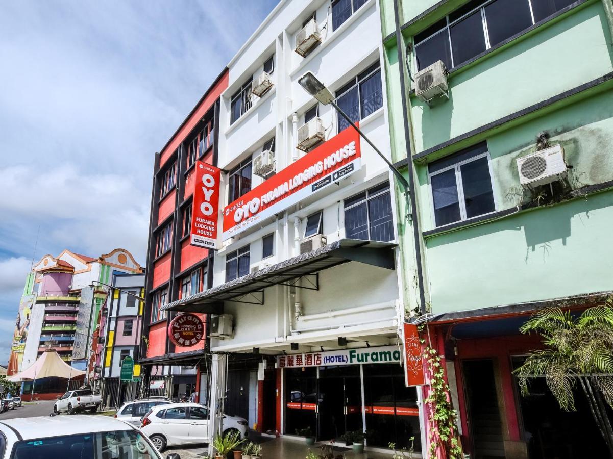 Oyo 44034 Furama Lodging House Kuching Exterior photo