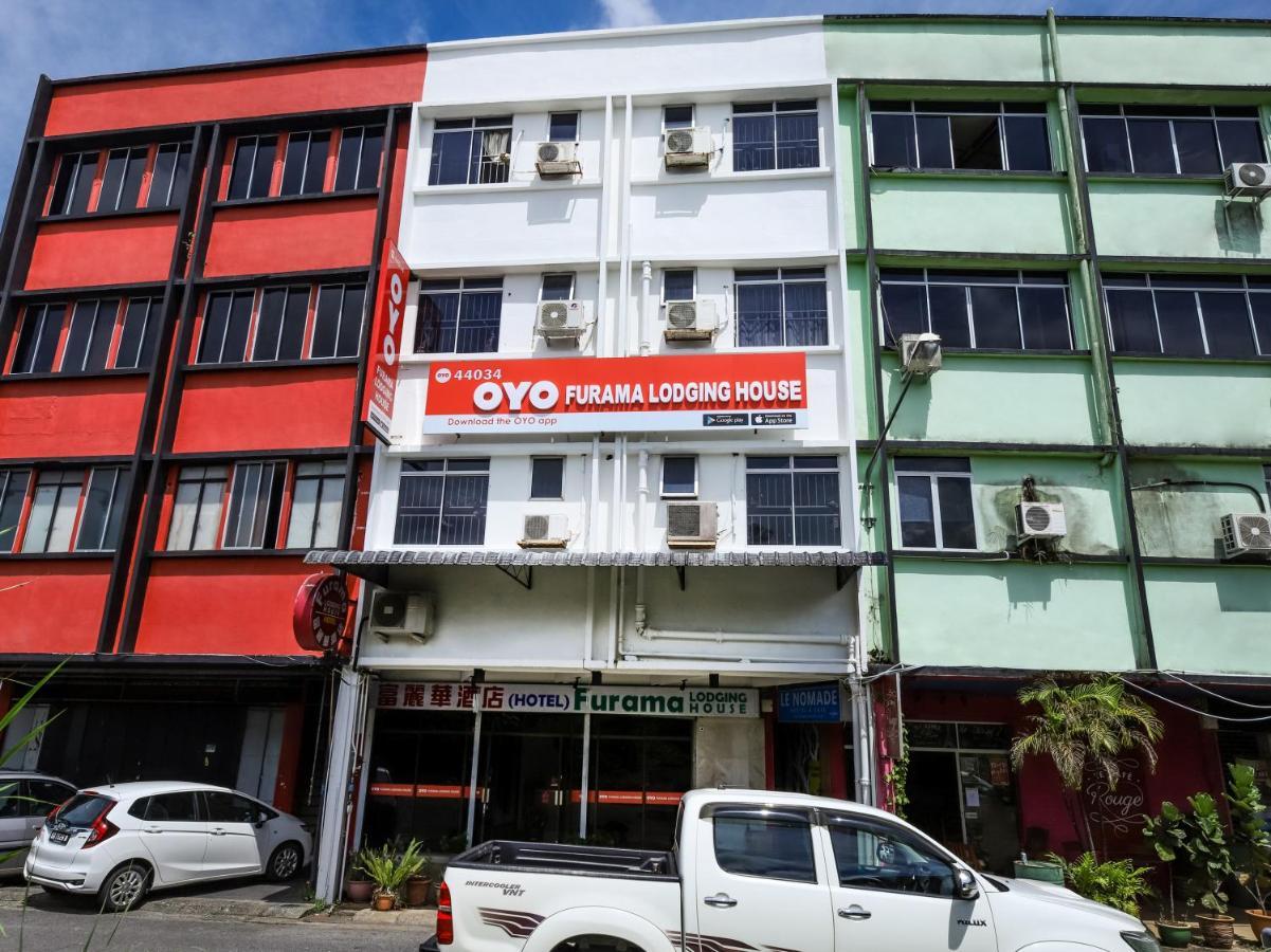 Oyo 44034 Furama Lodging House Kuching Exterior photo